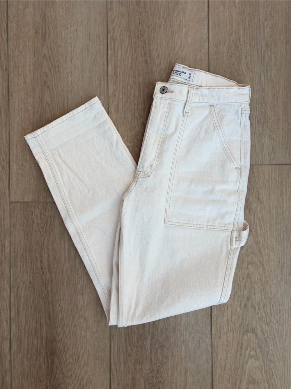 A&F 90s Straight Ultra High Rise Jeans